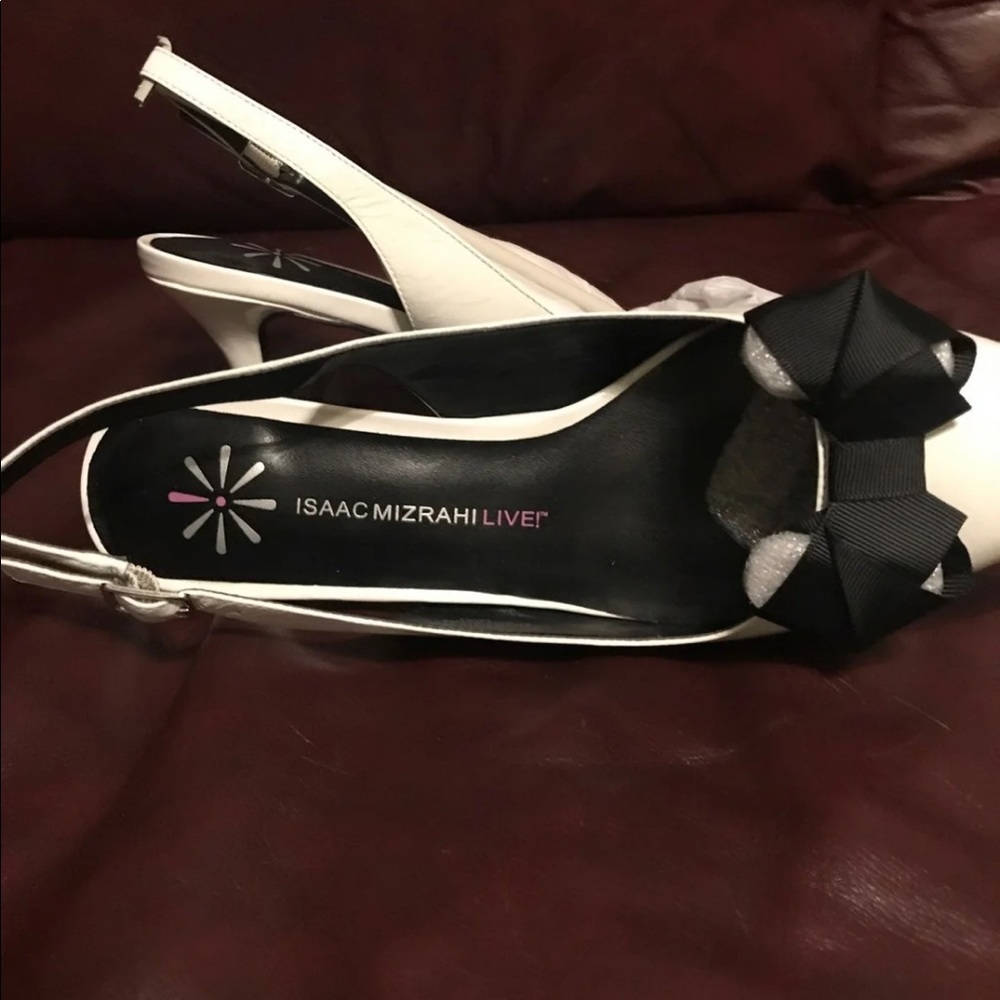 Isaac Mizrahi bow shoe - Picture 2 of 7